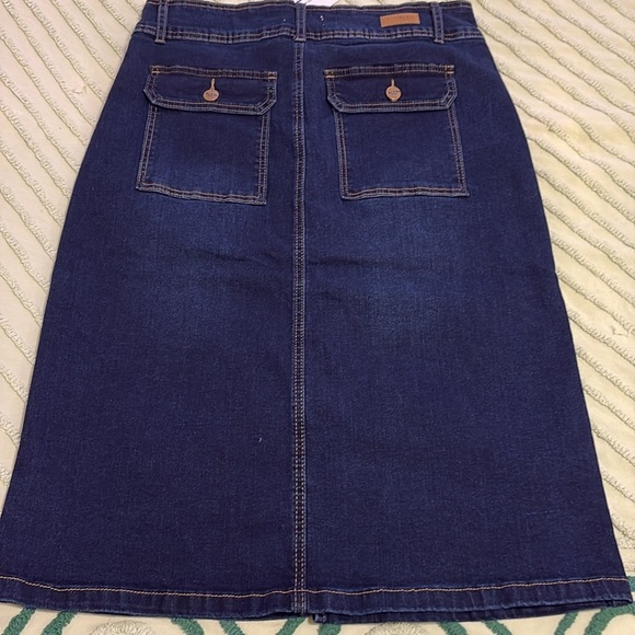 Bleu Denim + Design Co. jeans skirt.  Size 8 - Picture 7 of 7